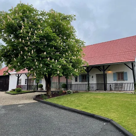 Domacija Pri Momi Krizevci