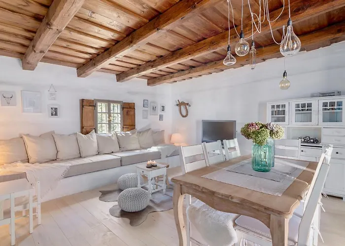 Domacija Pri Momi Apartamento *