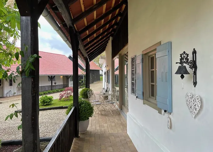 Domacija Pri Momi Apartamento *